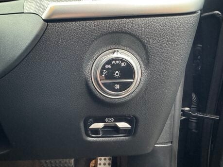 Mercedes-Benz C Class C200 MHEV AMG Line Auto Petrol Saloon PARKTRONIC/SAT NAV/FULL LEATHER 28