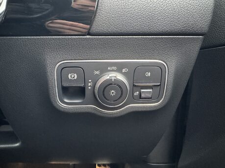 Mercedes-Benz EQA EQA 250 AMG Line Premium Plus Auto Electric PAN ROOF/MEMORY SEATS/VAT Q 24