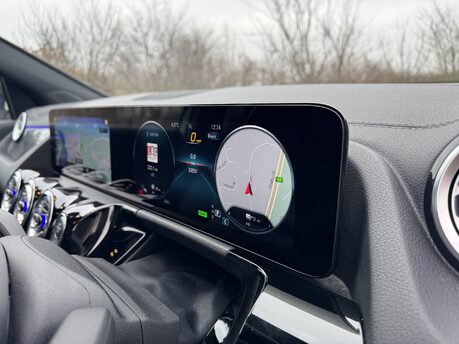 Mercedes-Benz GLA Class GLA 250e Exclusive Edition Premium Petrol Hybrid Auto PARKTRONIC/NAV/VAT Q 17