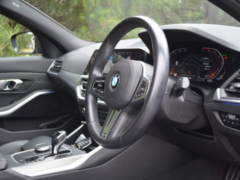 BMW 3 Series 320I M SPORT 21