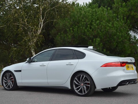 Jaguar XF V6 S 7