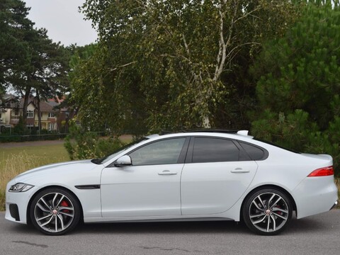 Jaguar XF V6 S 12