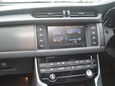 Jaguar XF V6 S 29