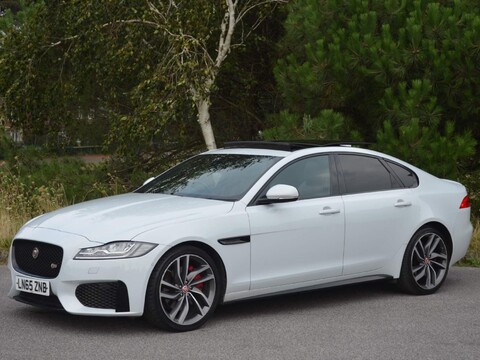 Jaguar XF V6 S 30