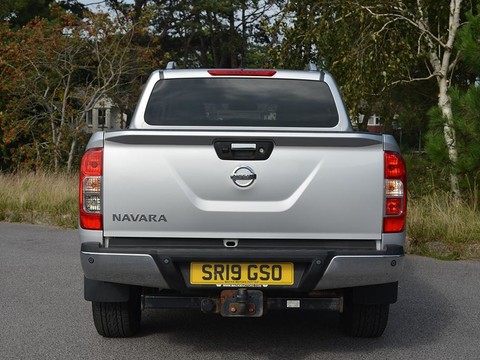 Nissan Navara DCI TEKNA 4X4 SHR DCB 8