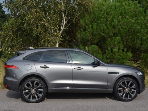 Jaguar F-Pace R-SPORT AWD 11