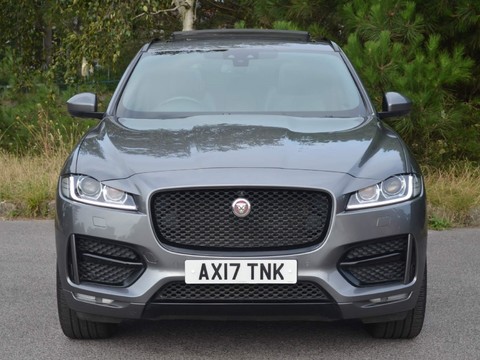 Jaguar F-Pace R-SPORT AWD 28