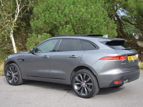 Jaguar F-Pace R-SPORT AWD 32