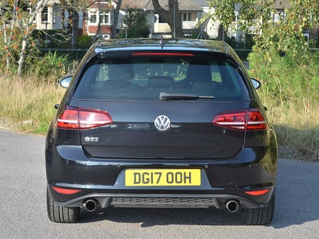 Volkswagen Golf GTI DSG 