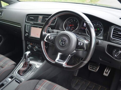 Volkswagen Golf GTI DSG 5