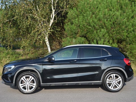 Mercedes-Benz GLA GLA 200 D SPORT 12