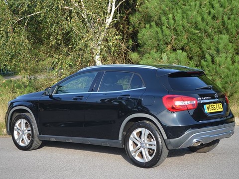 Mercedes-Benz GLA GLA 200 D SPORT 32