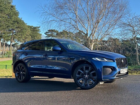 Jaguar F-Pace R-DYNAMIC HSE 1