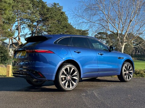 Jaguar F-Pace R-DYNAMIC HSE 9