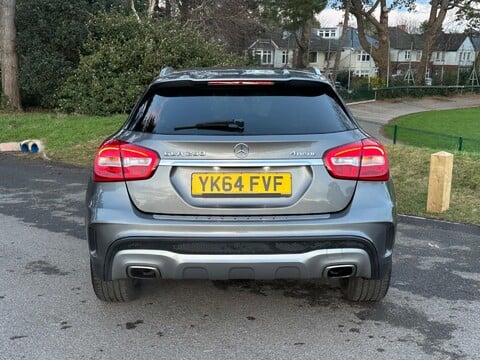 Mercedes-Benz GLA GLA250 4MATIC AMG LINE 31