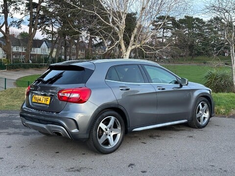 Mercedes-Benz GLA GLA250 4MATIC AMG LINE 32