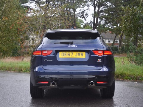 Jaguar F-Pace V6 S AWD 8