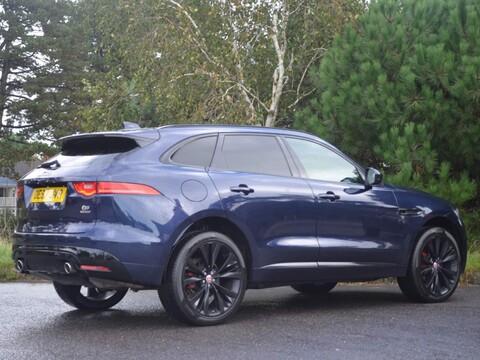 Jaguar F-Pace V6 S AWD 9