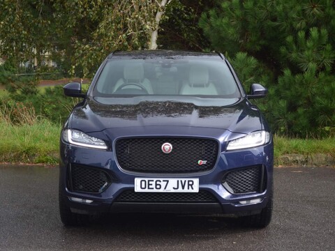 Jaguar F-Pace V6 S AWD 26