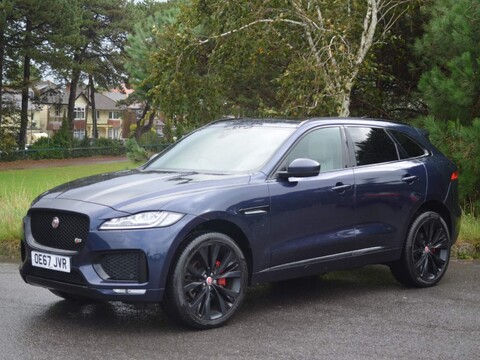 Jaguar F-Pace V6 S AWD 30