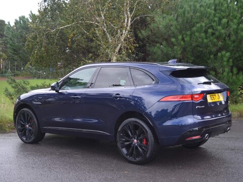 Jaguar F-Pace V6 S AWD 34