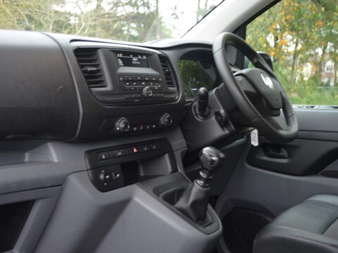 Vauxhall Vivaro L1H1 2700 EDITION S/S 24