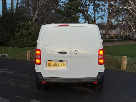 Vauxhall Vivaro L1H1 2700 EDITION S/S 34