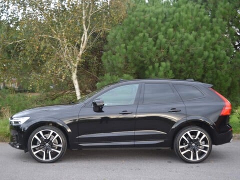 Volvo XC60 B5 R-DESIGN PRO AWD 12