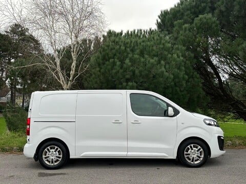 Vauxhall Vivaro L1H1 2700 SPORTIVE S/S 11