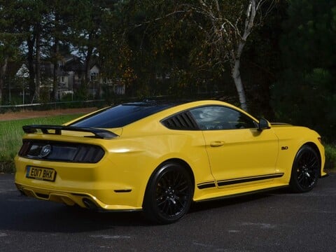 Ford Mustang GT 32