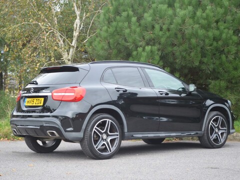 Mercedes-Benz GLA GLA250 4MATIC AMG LINE PREMIUM 9