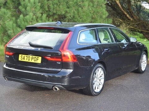 Volvo V90 T4 MOMENTUM PLUS 36