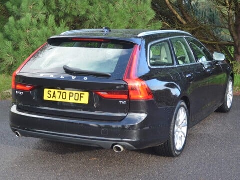 Volvo V90 T4 MOMENTUM PLUS 37