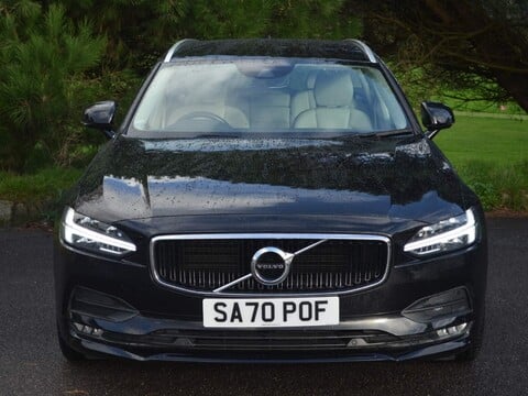 Volvo V90 T4 MOMENTUM PLUS 2