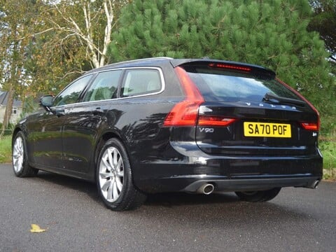 Volvo V90 T4 MOMENTUM PLUS 32