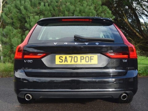 Volvo V90 T4 MOMENTUM PLUS 33