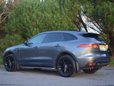 Jaguar F-Pace R-SPORT AWD 7