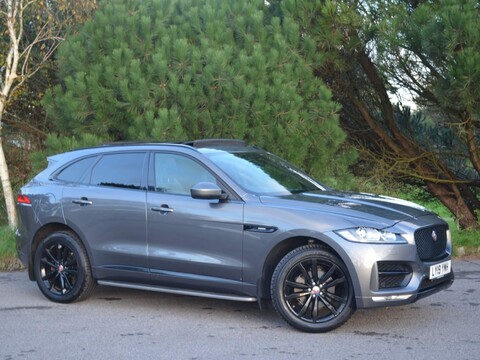 Jaguar F-Pace R-SPORT AWD 21