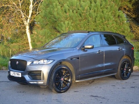 Jaguar F-Pace R-SPORT AWD 27