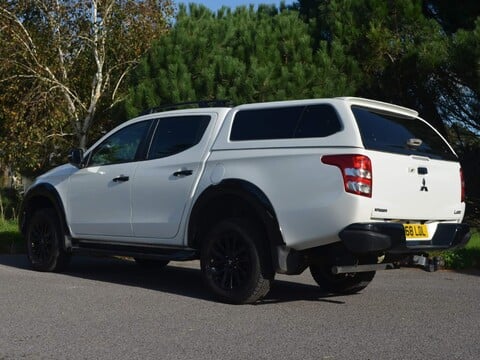 Mitsubishi L200 DI-D BARBARIAN BLACK DCB 7