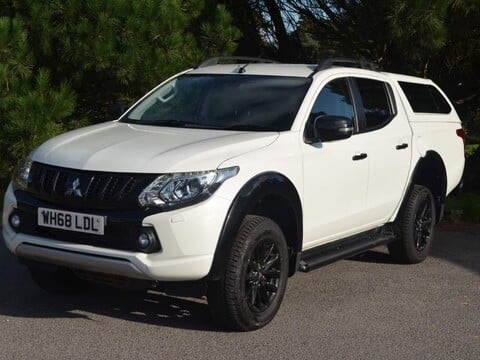 Mitsubishi L200 DI-D BARBARIAN BLACK DCB 16