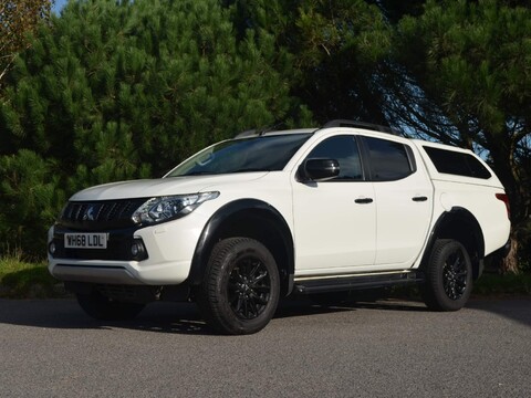 Mitsubishi L200 DI-D BARBARIAN BLACK DCB 19