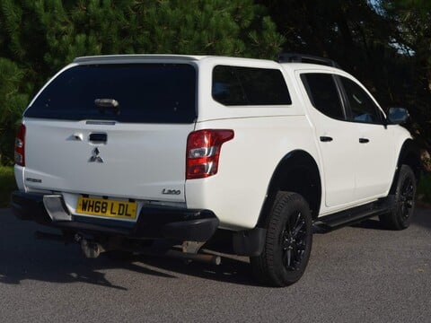 Mitsubishi L200 DI-D BARBARIAN BLACK DCB 22