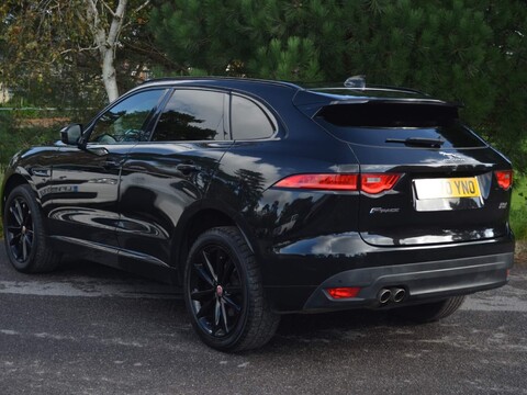 Jaguar F-Pace CHEQUERED FLAG AWD 25