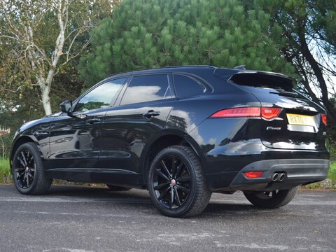 Jaguar F-Pace CHEQUERED FLAG AWD 7