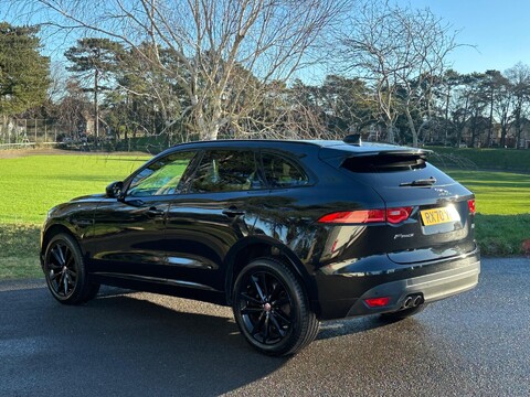 Jaguar F-Pace CHEQUERED FLAG AWD 33