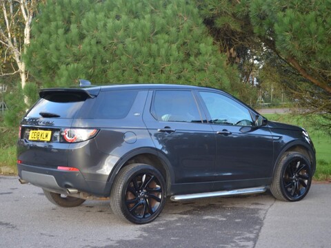 Land Rover Discovery Sport TD4 HSE BLACK 9