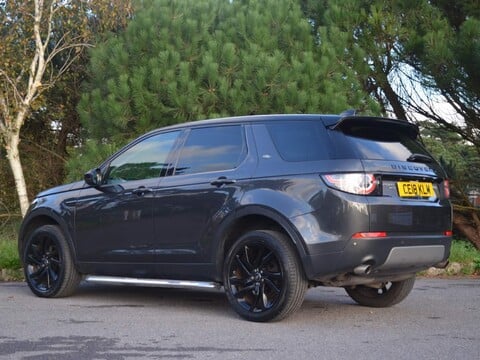 Land Rover Discovery Sport TD4 HSE BLACK 7