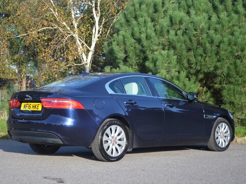 Jaguar XE 2.0d Prestige Auto Euro 6 (s/s) 4dr 9