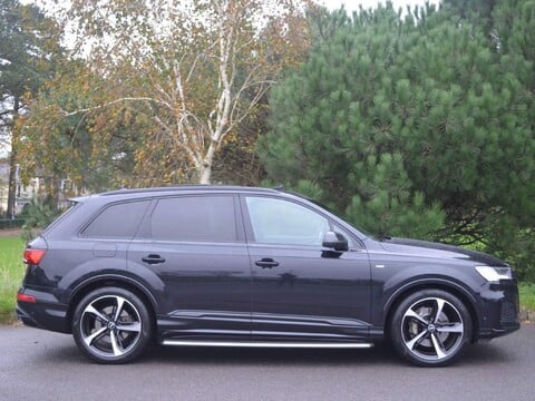 Audi Q7 TDI QUATTRO S LINE BLACK EDITION MHEV 9